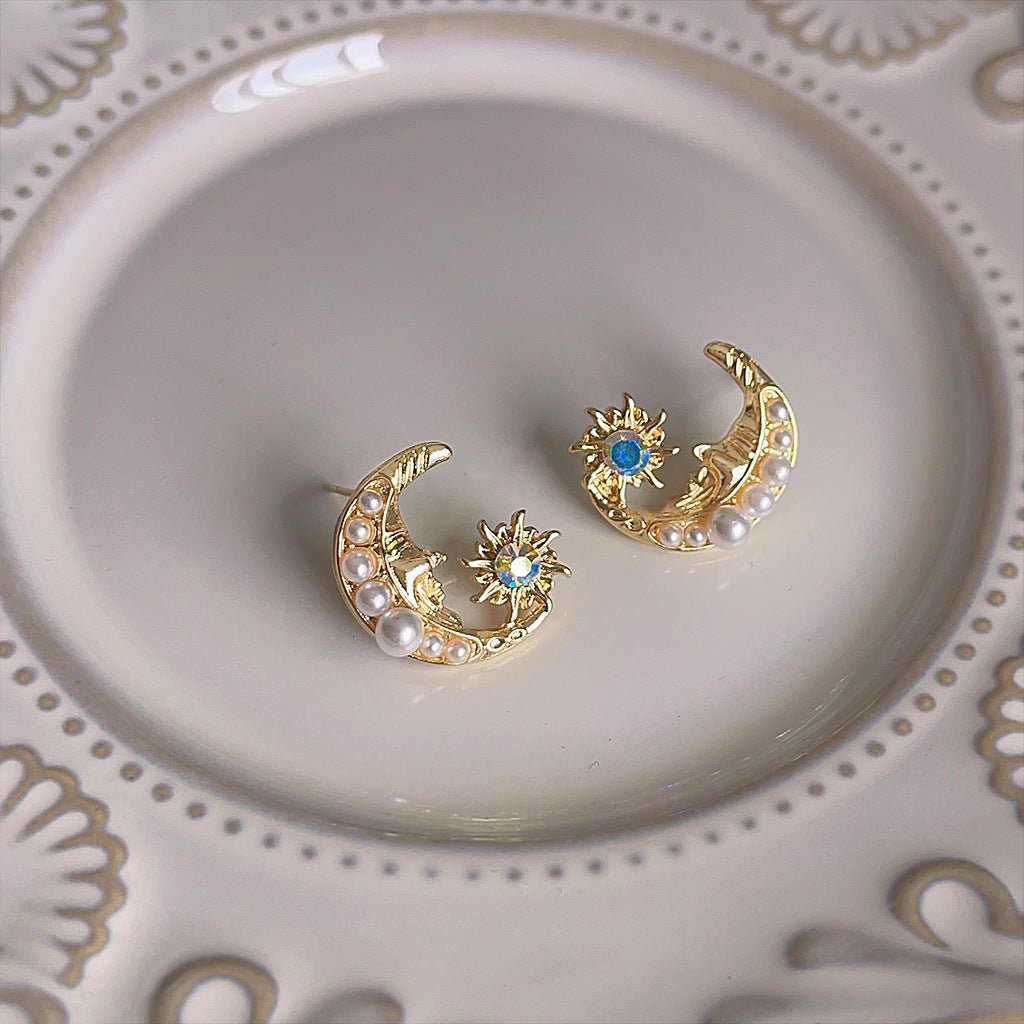 [] Pearly Soluna Earrings