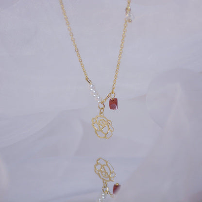 [] Rose Necklace