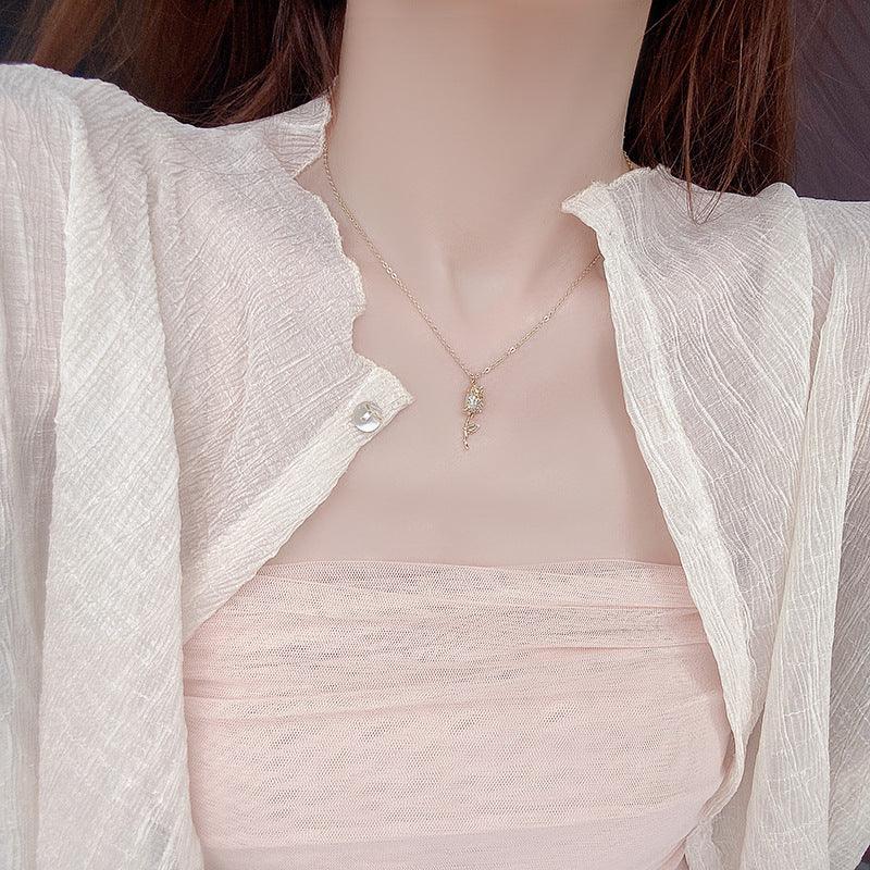 [] Rose Necklace