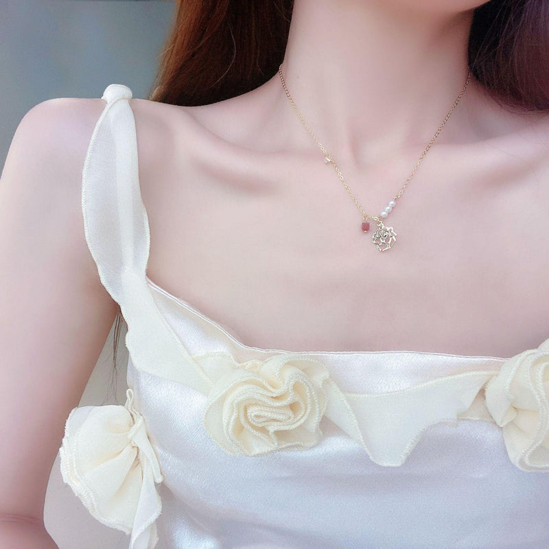 [] Rose Necklace