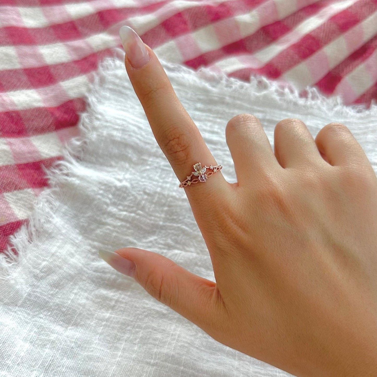 [] Genevieve Tiara Ring