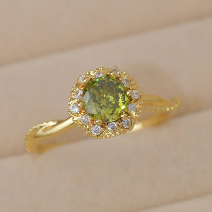 Twist Peridot Ring in Gold