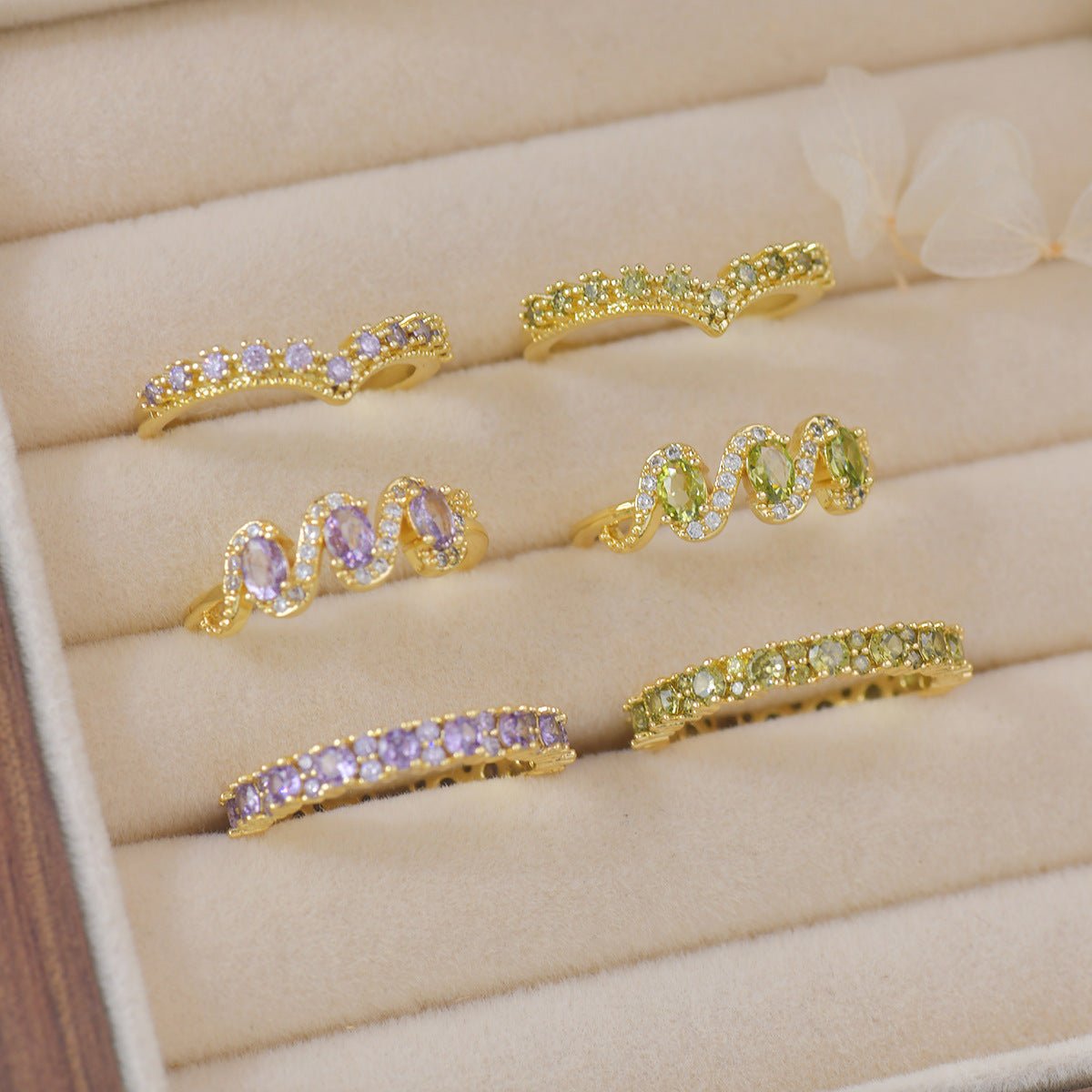 Verde Claudine Ring