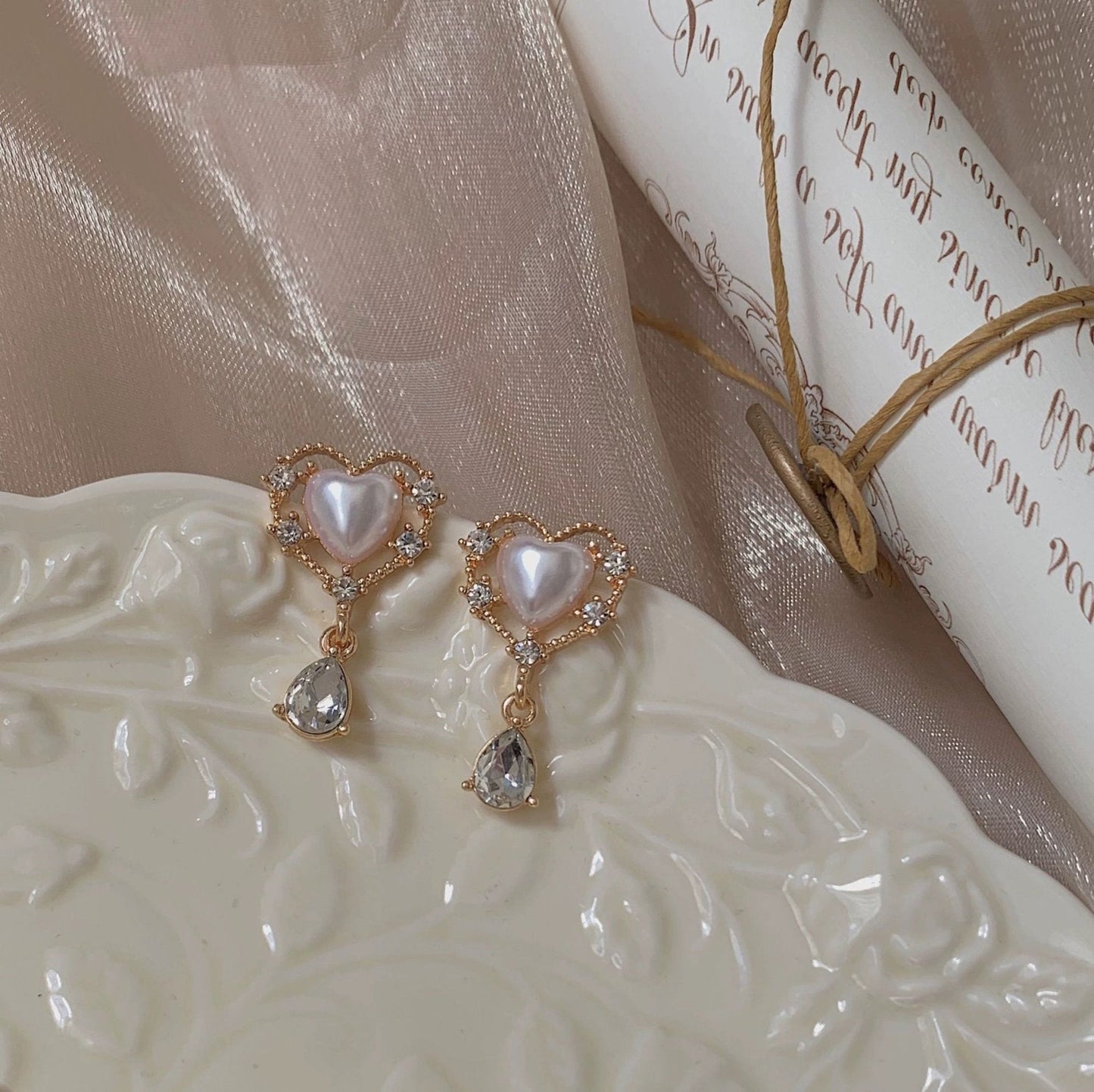 Carol Rococo Heart Earrings