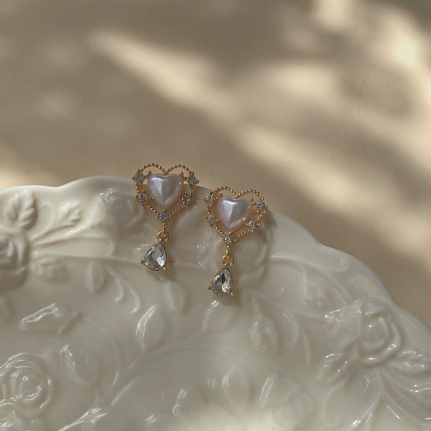Carol Rococo Heart Earrings