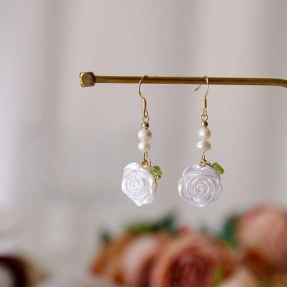 [] White Rose Earrings