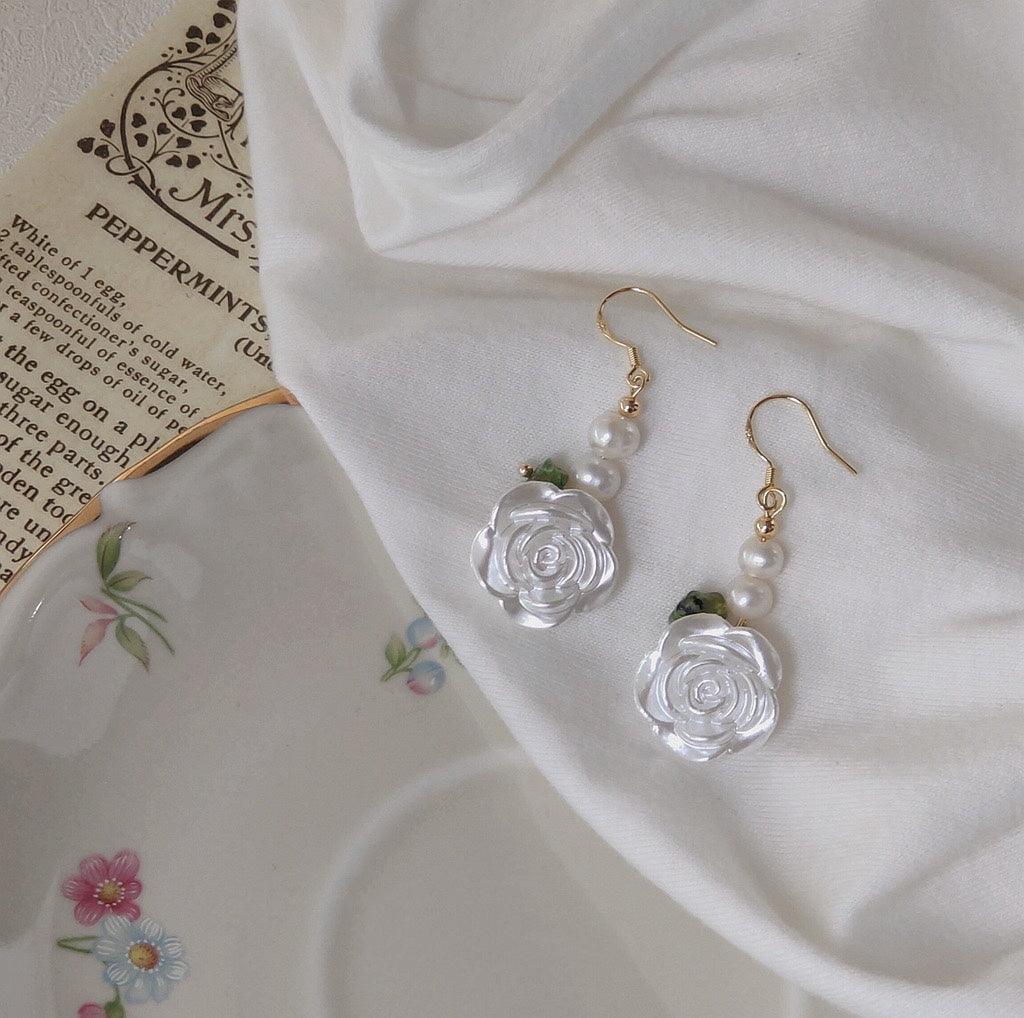 [] White Rose Earrings