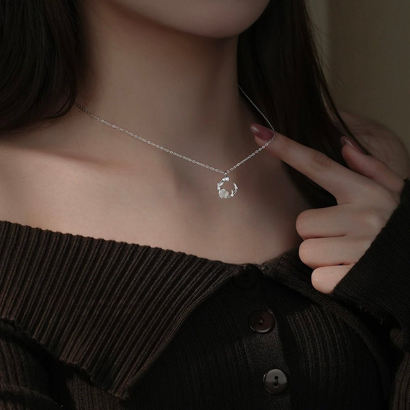 White Rose Necklace