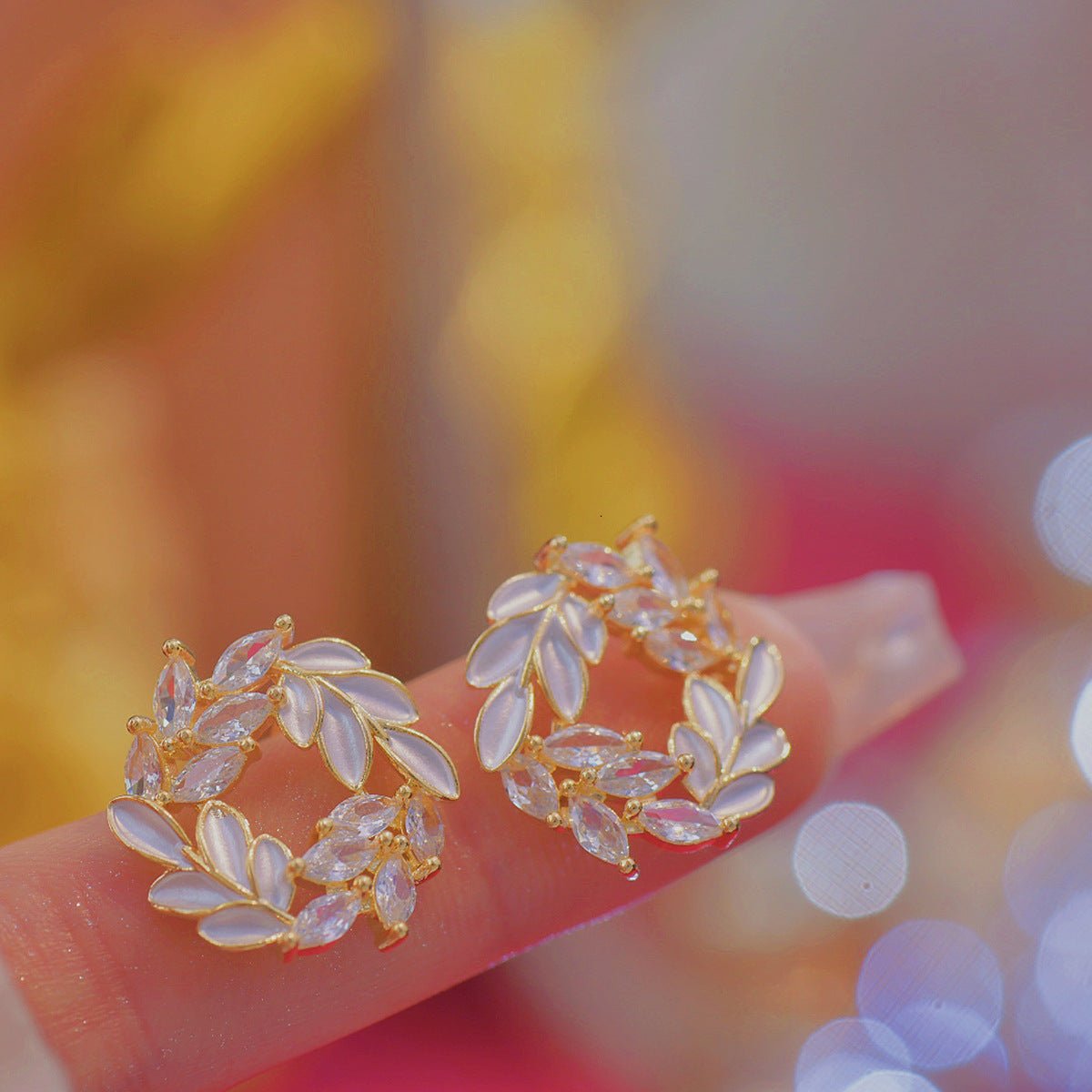 [] Wreath Stud Earrings